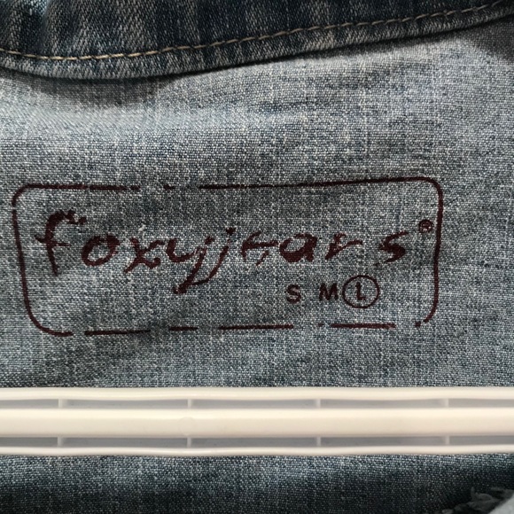 Foxy Jeans Cropped Distressed Denim Jean Jacket - Picture 6 of 10